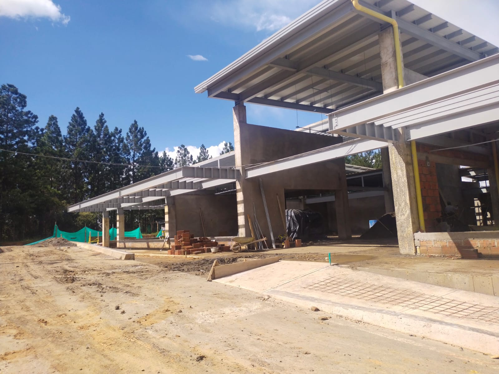 Estructura metálica en obra